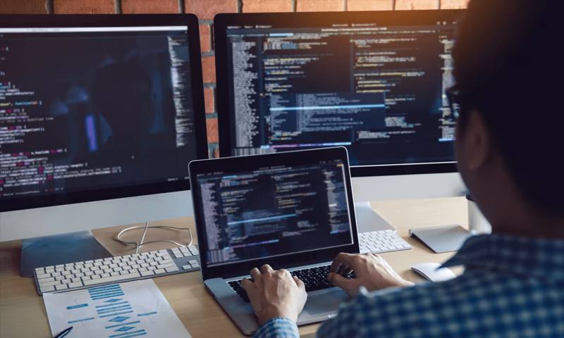 数据科学选型：R与Python如何赋能青秀区网站建设？